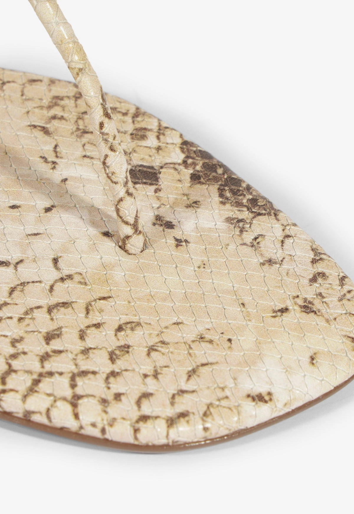 Elsha Flat Sandal