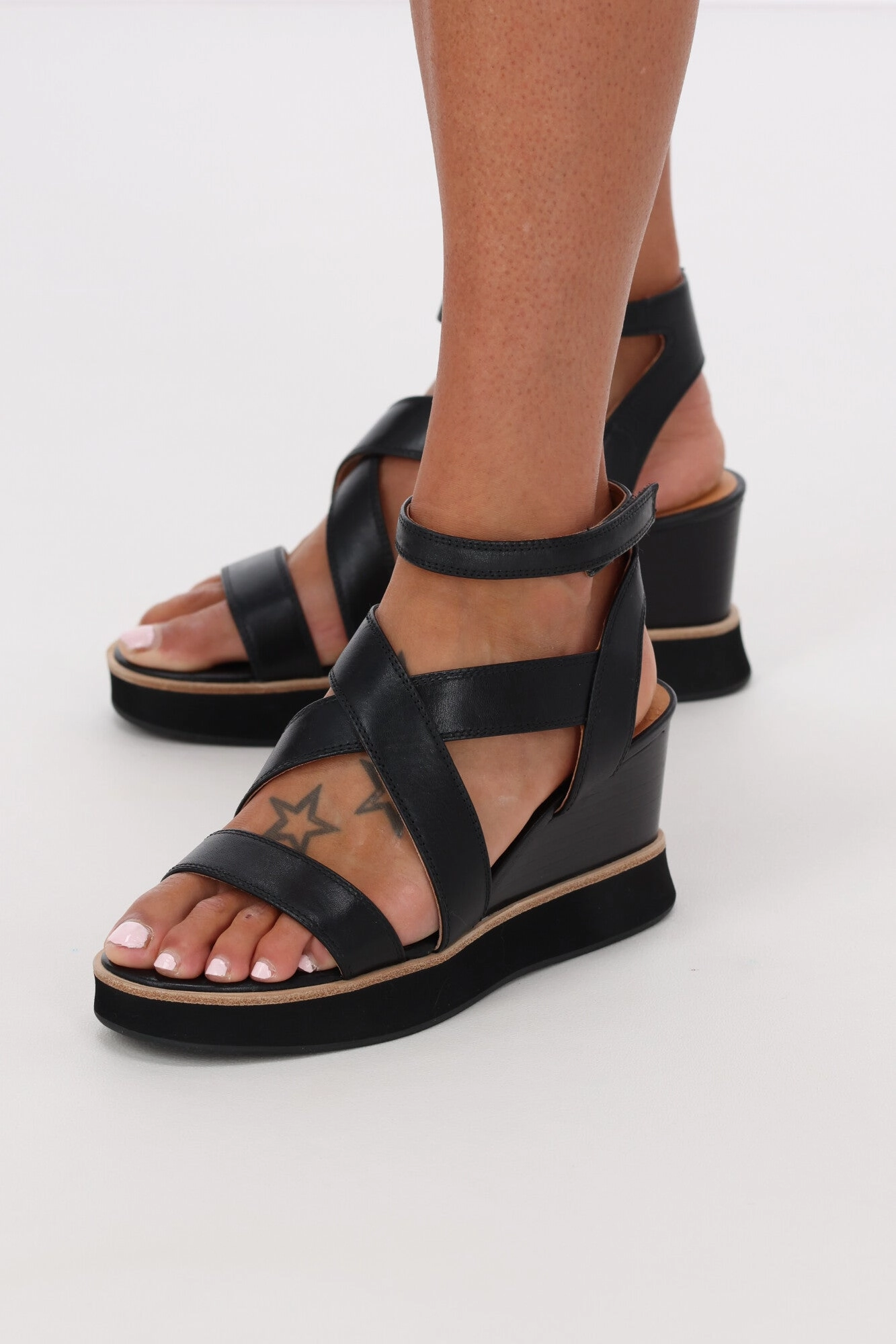 EOS Juni Wedge Black