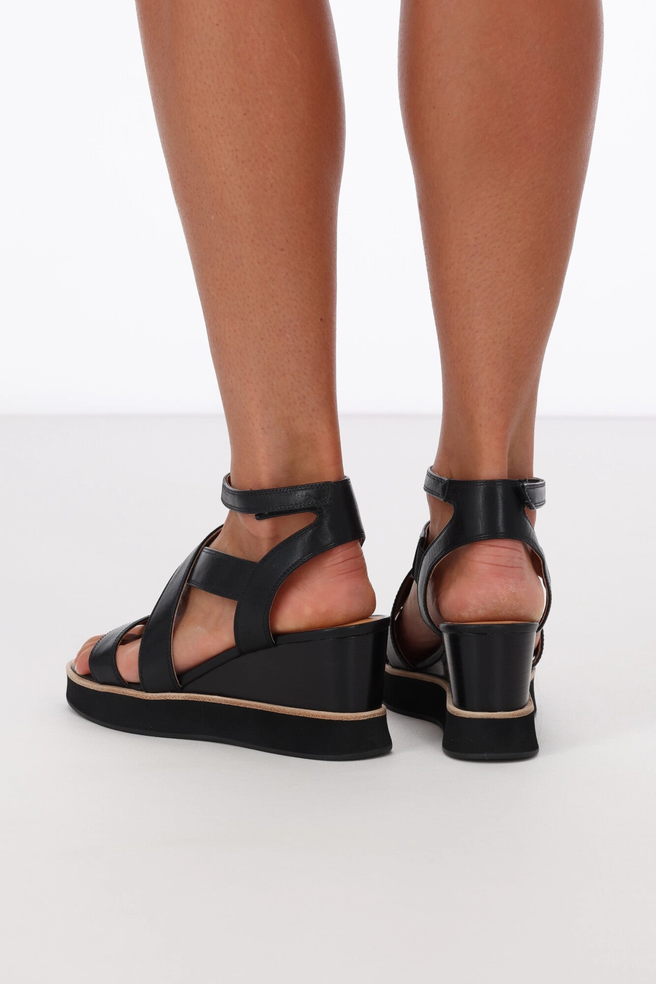 EOS Juni Wedge Black
