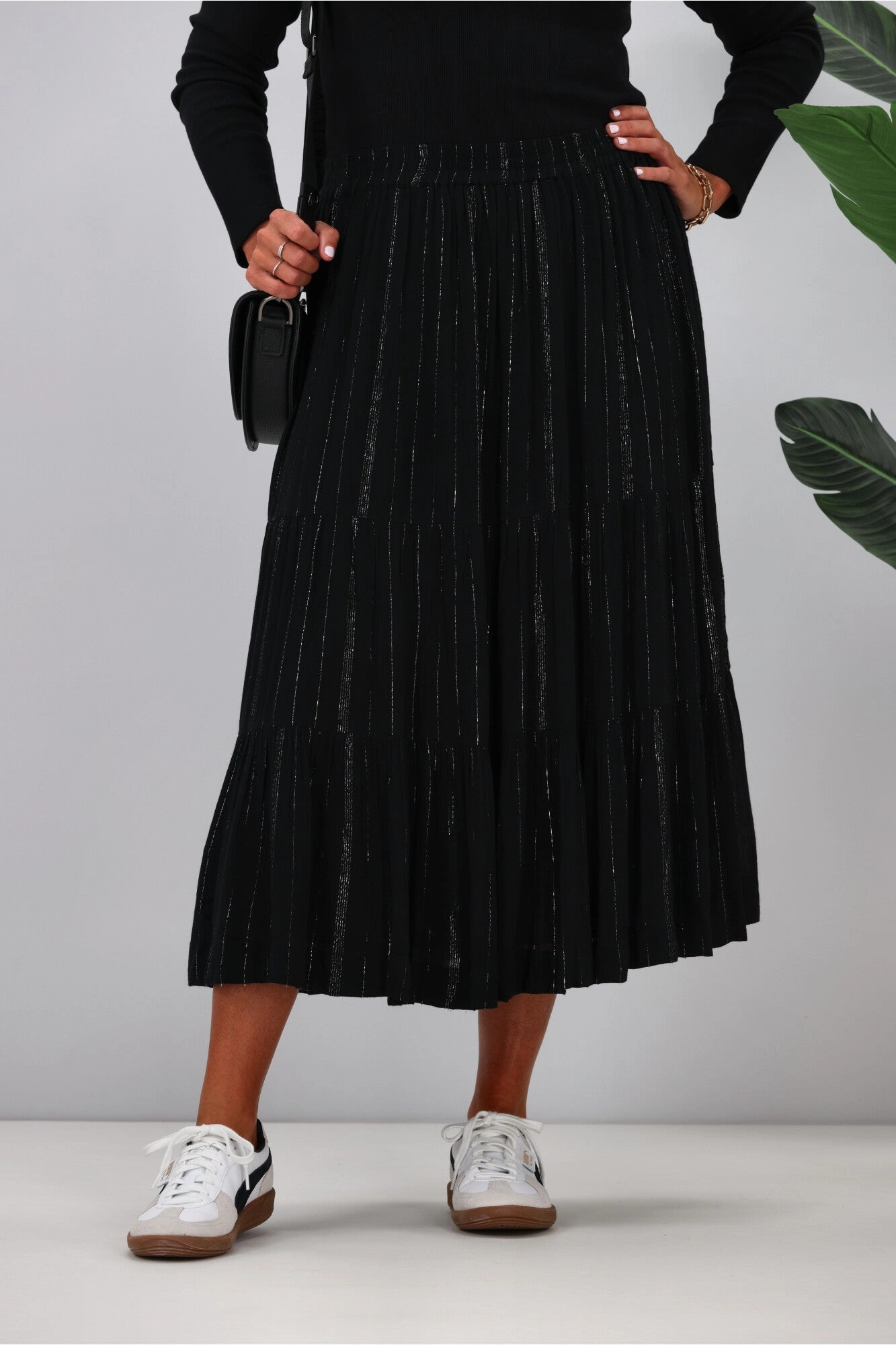 Gloss The Label Senora Maxi Skirt Black Lurex