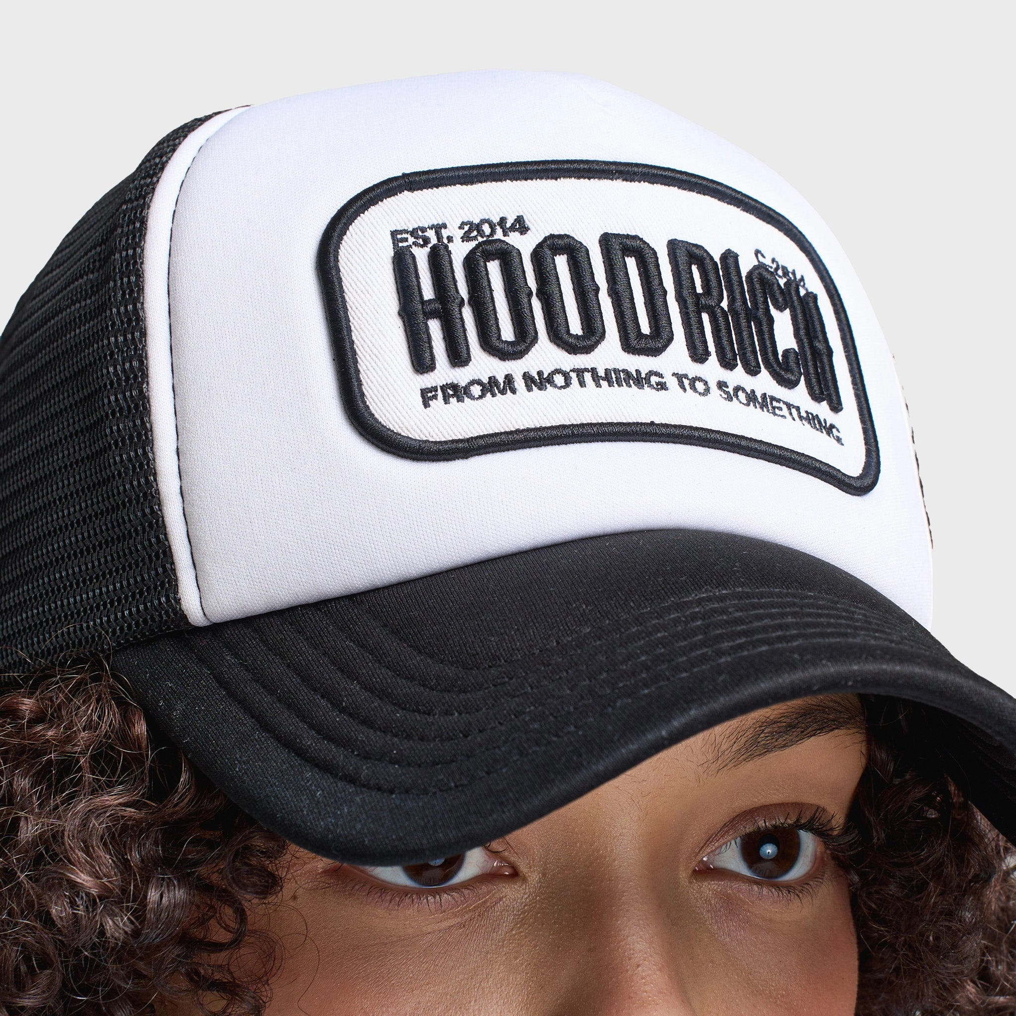 Hoodrich Stamp 5 Panel Trucker White / Black
